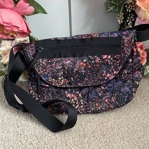 Lululemon Festival Bag rare floral pattern